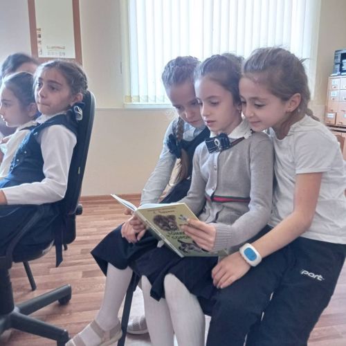 12 ноября в библиотеке школы прошёл урок-беседа с учениками 2 класса