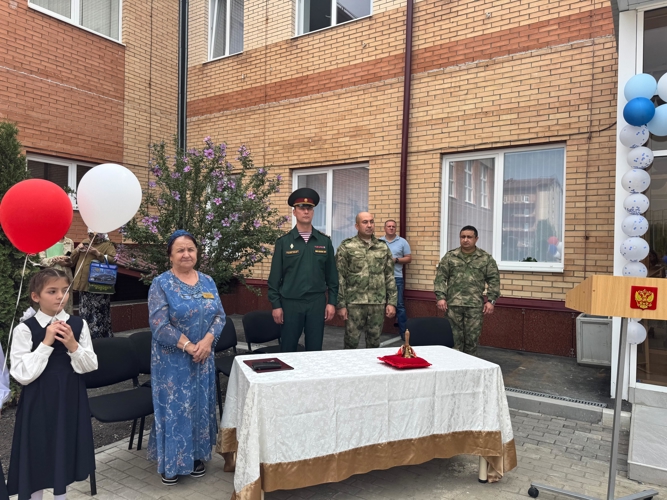 Первый звонок распахнул двери в новый учебный год!